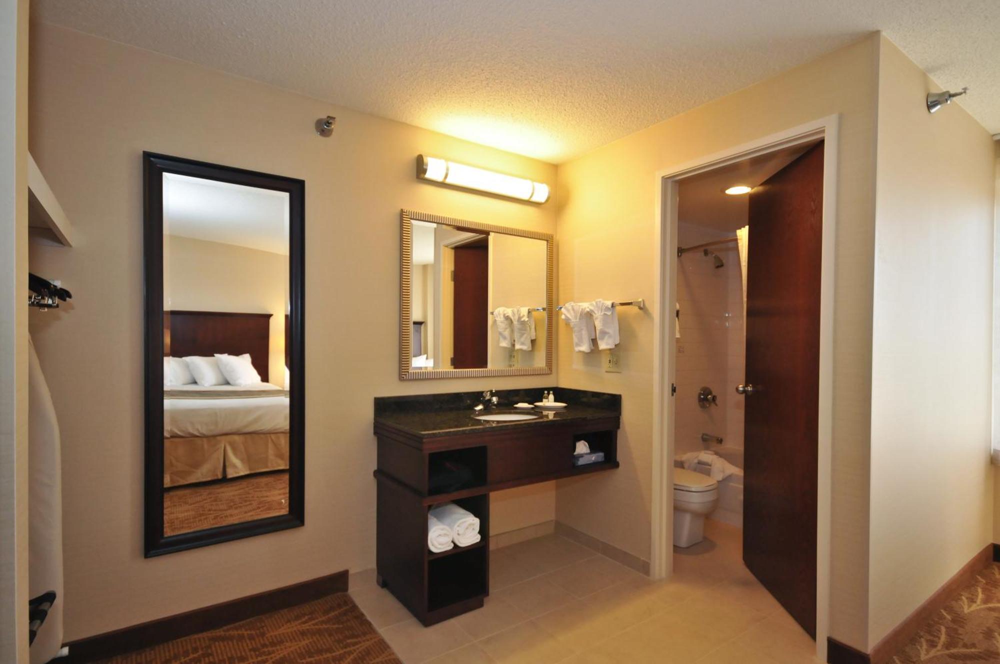 Kahler Inn And Suites Рочестер Номер фото
